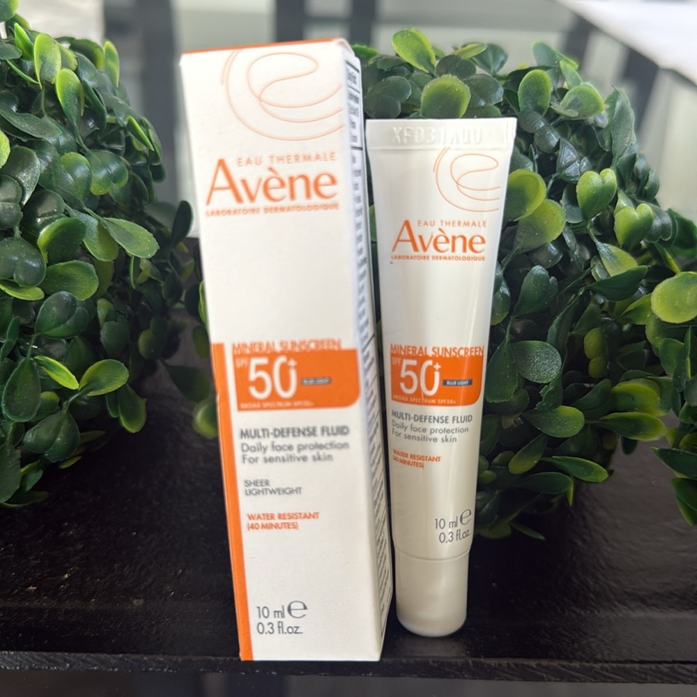 Avene Mineral Sunscreen SPF 50+ Multi-Defense Fluid - White/Orange